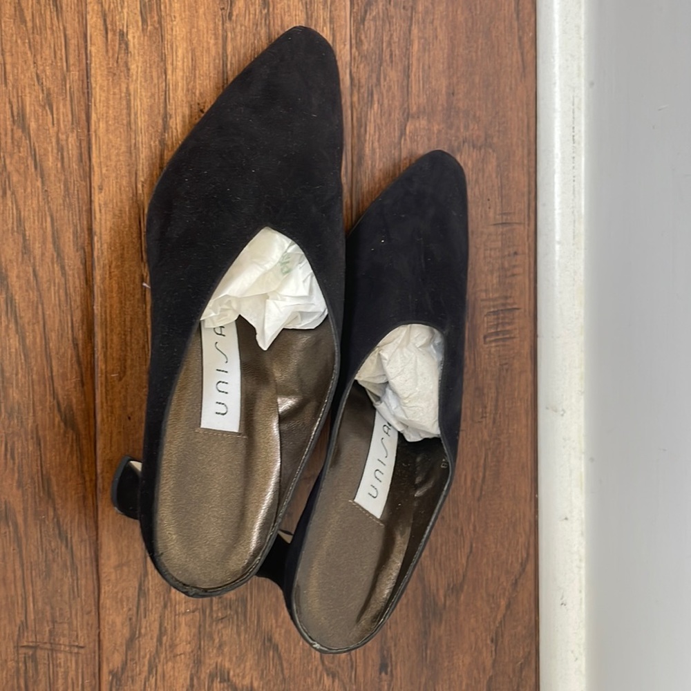 Lady slippers with 2” heels